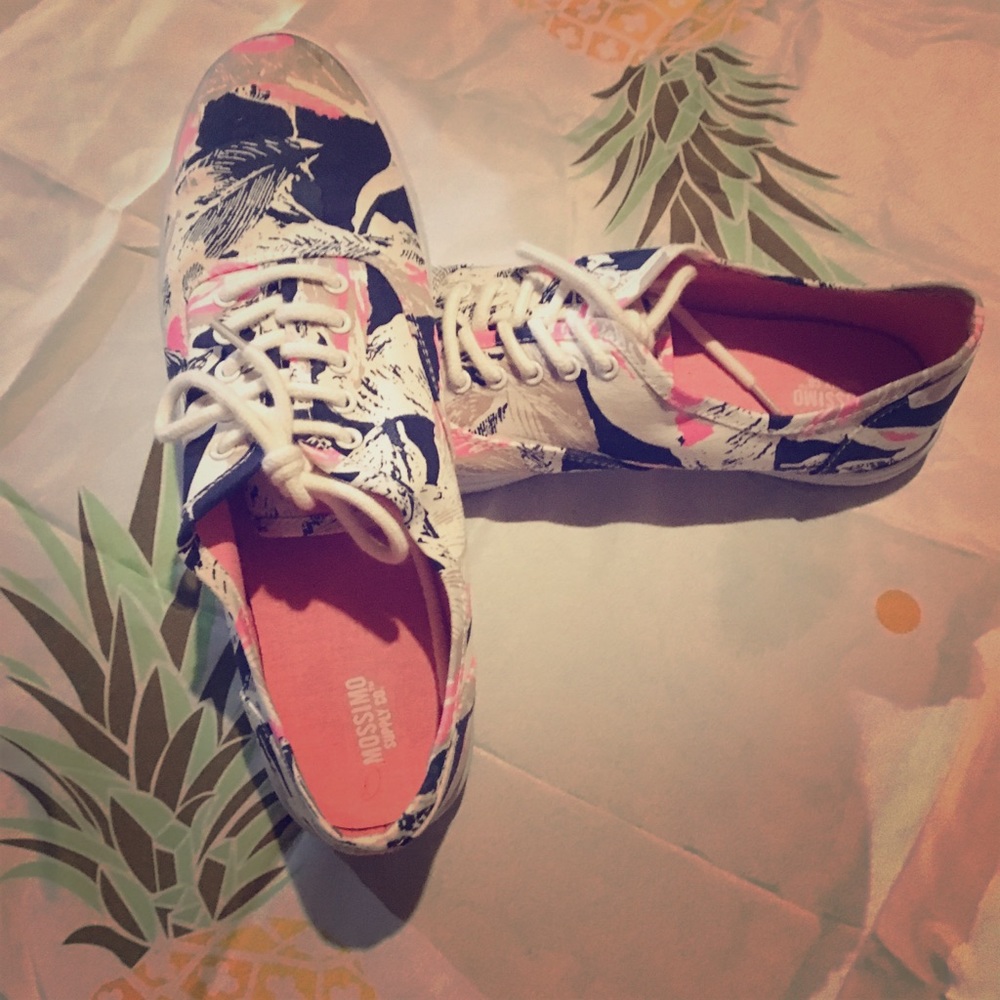Size 10 Tropical Preppy Sneakers EUC Pink Beige